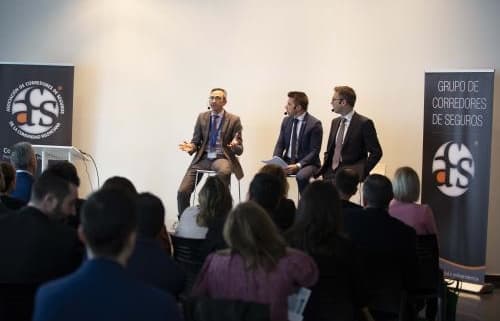 Cross-Selling Inteligente: Maximiza Ingresos con IA en el Sector Asegurador